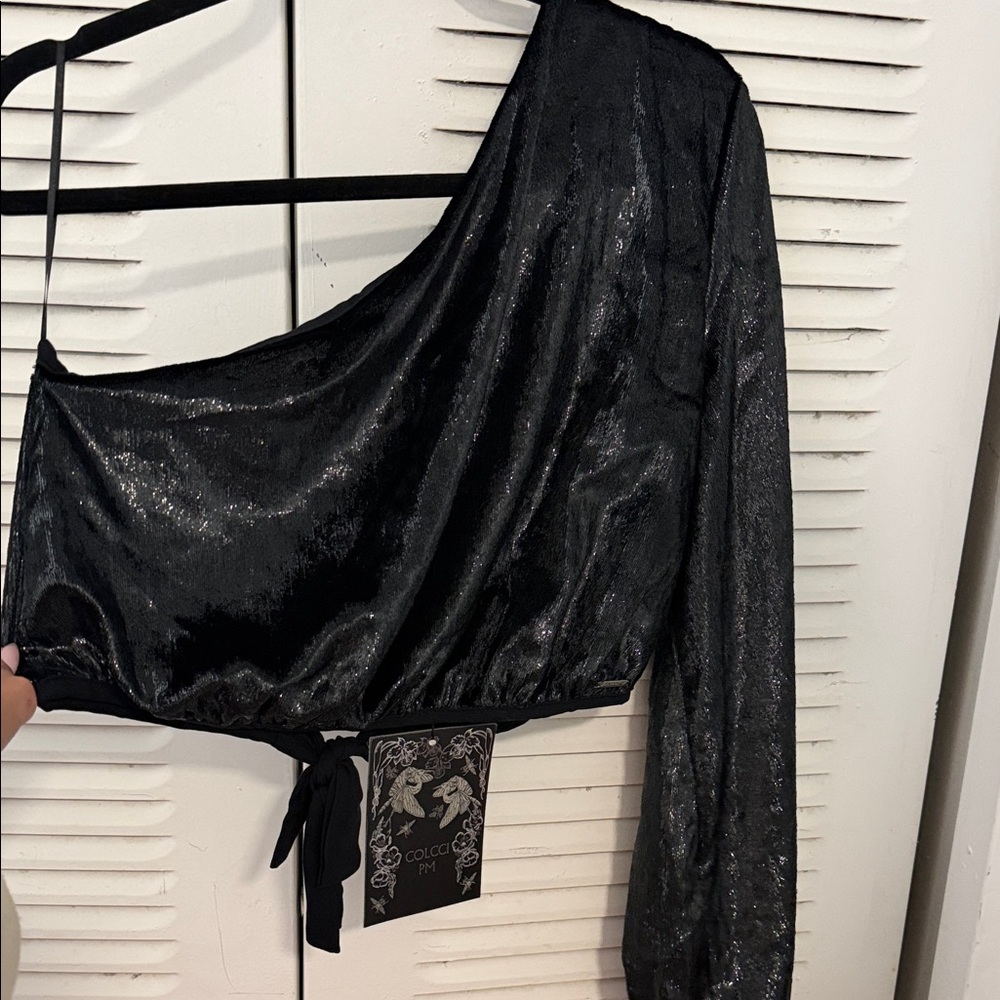 Black One-Shoulder Shimmering Crop Top #045